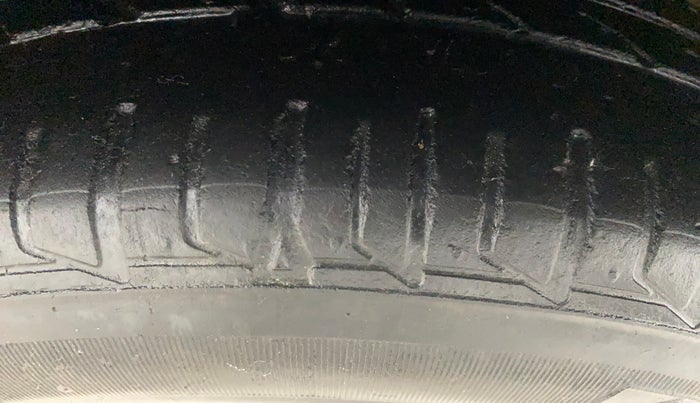 2017 Tata Tiago XZ PETROL, Petrol, Manual, 31,714 km, Right Front Tyre Tread