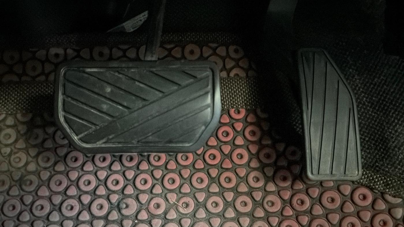2018 Maruti Celerio VXI AMT, Petrol, Automatic, 17,594 km, Pedals