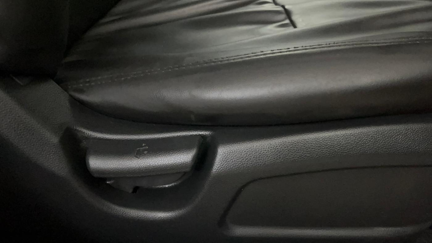2018 Hyundai Elite i20 MAGNA EXECUTIVE 1.2, Petrol, Manual, 67,202 km, Driver Side Adjustment Panel