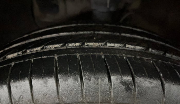 2018 Hyundai Elite i20 MAGNA EXECUTIVE 1.2, Petrol, Manual, 66,871 km, Left Front Tyre Tread