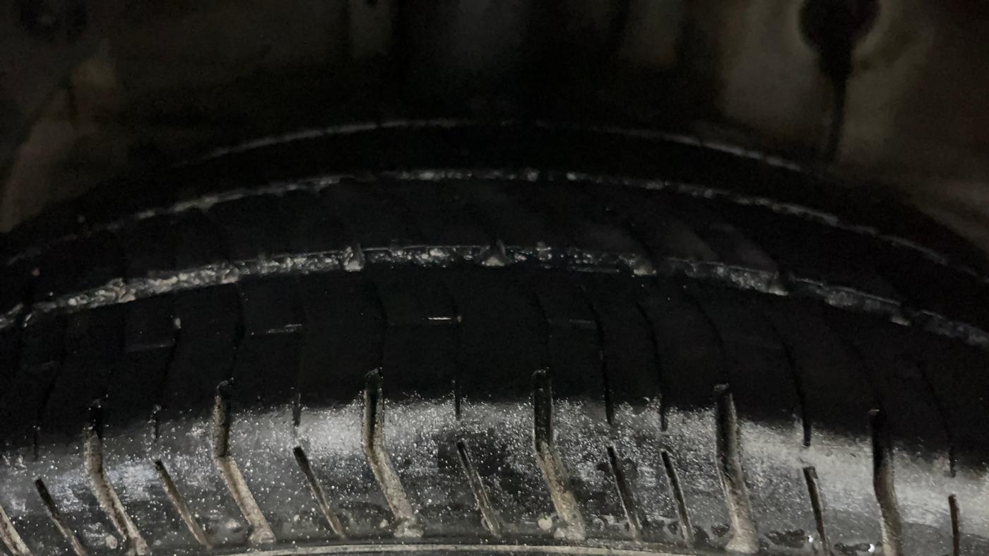 2018 Hyundai Elite i20 MAGNA EXECUTIVE 1.2, Petrol, Manual, 67,202 km, Right Rear Tyre Tread
