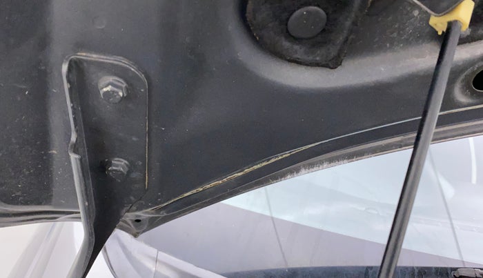 2012 Maruti Swift ZXI, Petrol, Manual, 65,139 km, Bonnet (hood) - Slight discolouration