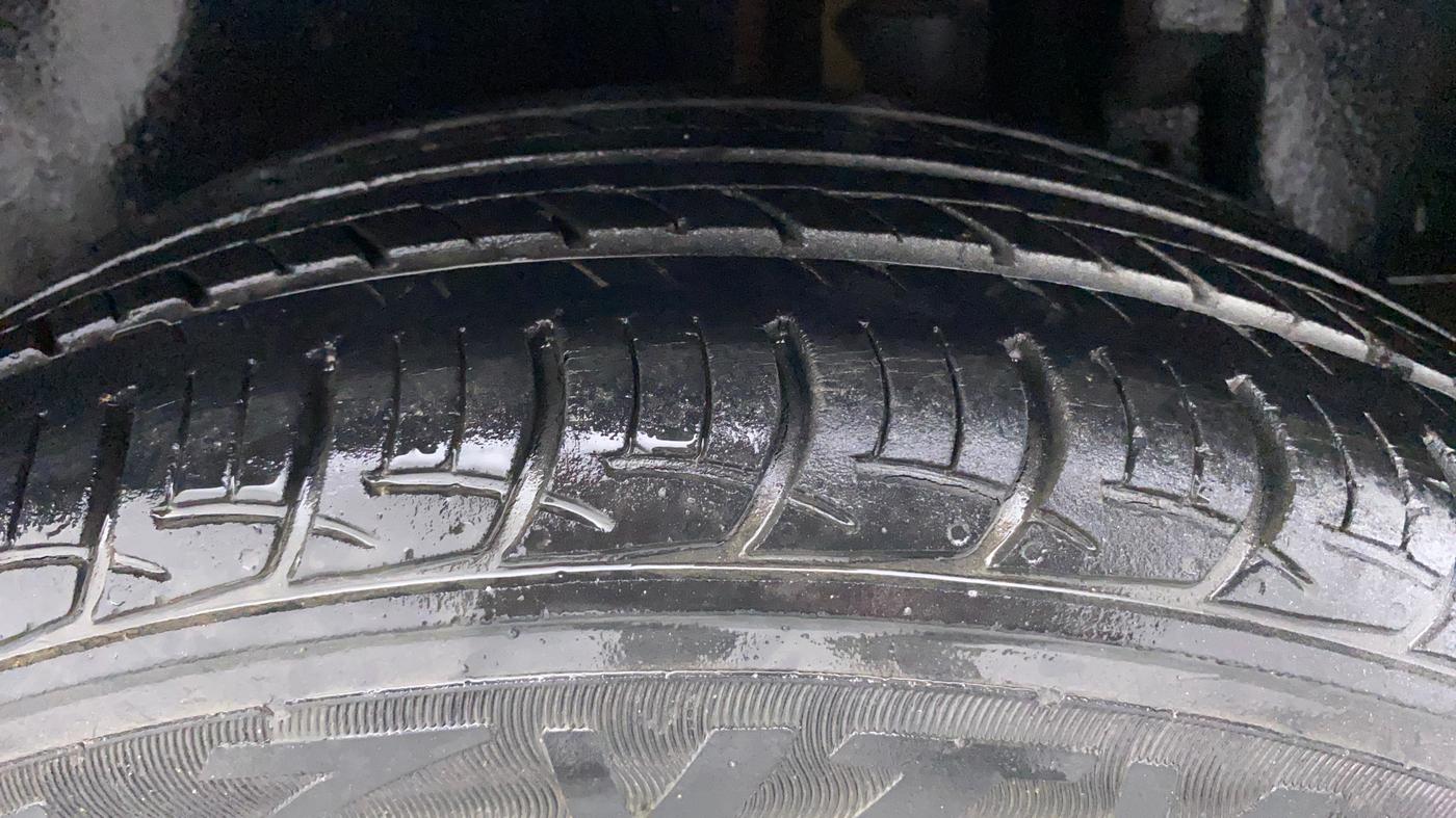 2012 Maruti Swift ZXI, Petrol, Manual, 65,139 km, Left Rear Tyre Tread