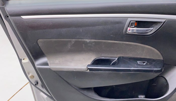 2012 Maruti Swift ZXI, Petrol, Manual, 65,139 km, Front passenger door - Trim damaged
