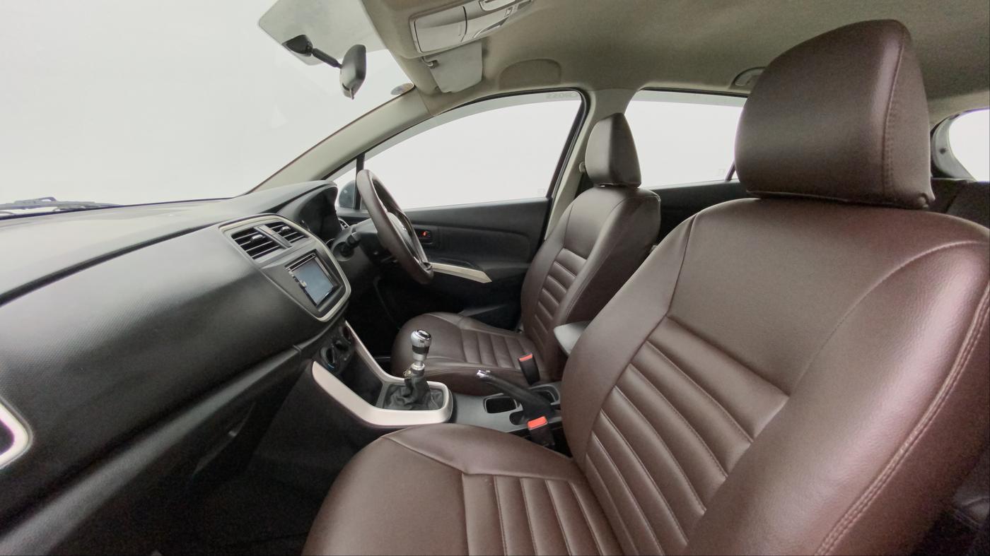 2015 Maruti S Cross DELTA 1.6, Diesel, Manual, 91,260 km, Right Side Front Door Cabin