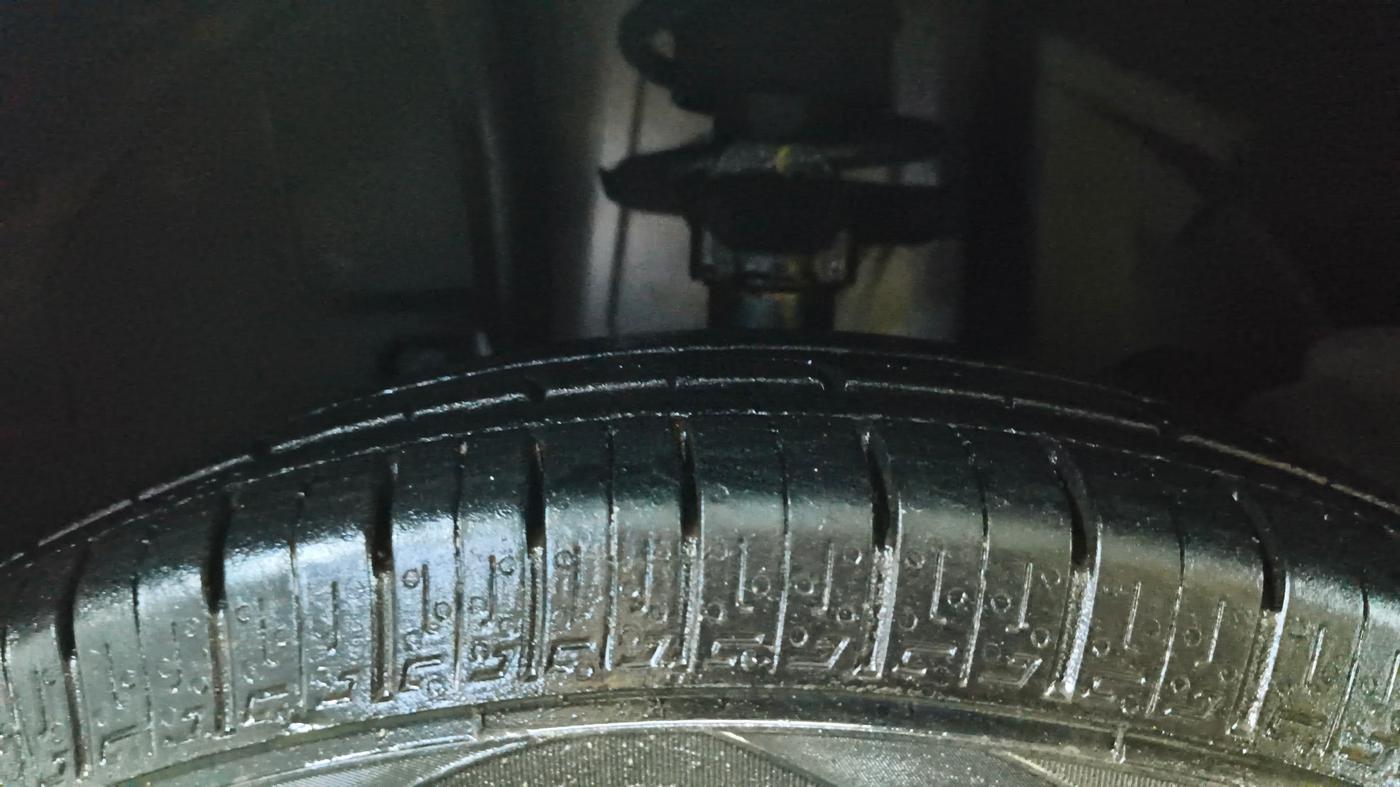 2016 Renault Kwid RXT 1.0, Petrol, Manual, 40,845 km, Left Front Tyre Tread