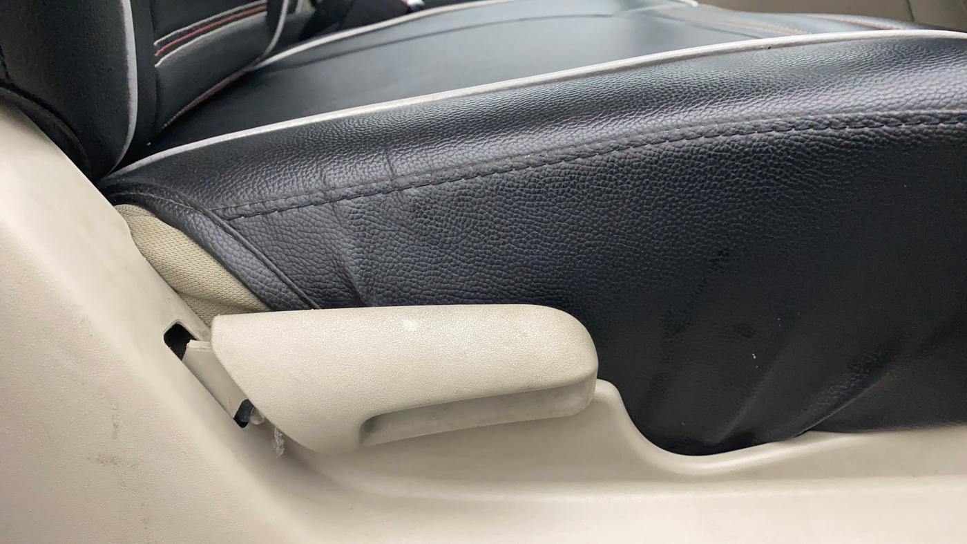 2019 Maruti Celerio VXI d, Petrol, Manual, 16,747 km, Driver Side Adjustment Panel