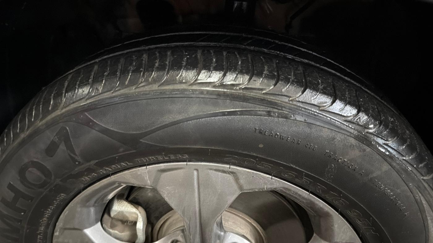 2021 KIA SELTOS HTK PLUS 1.5 IMT, Petrol, Manual, 41,153 km, Left Front Tyre Tread