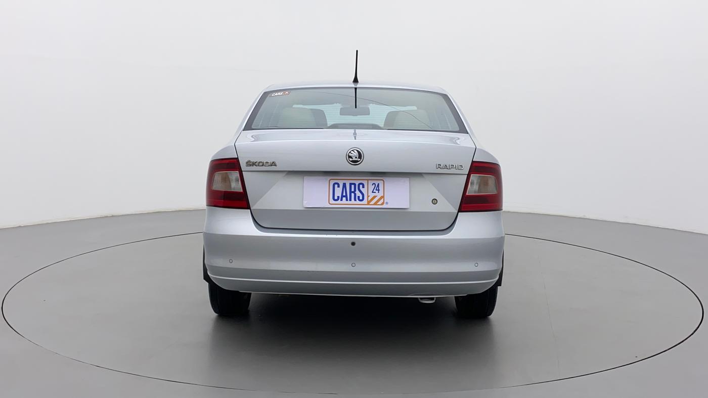 2015 Skoda Rapid 1.6 MPI STYLE PLUS, Petrol, Manual, 80,381 km, Back/Rear
