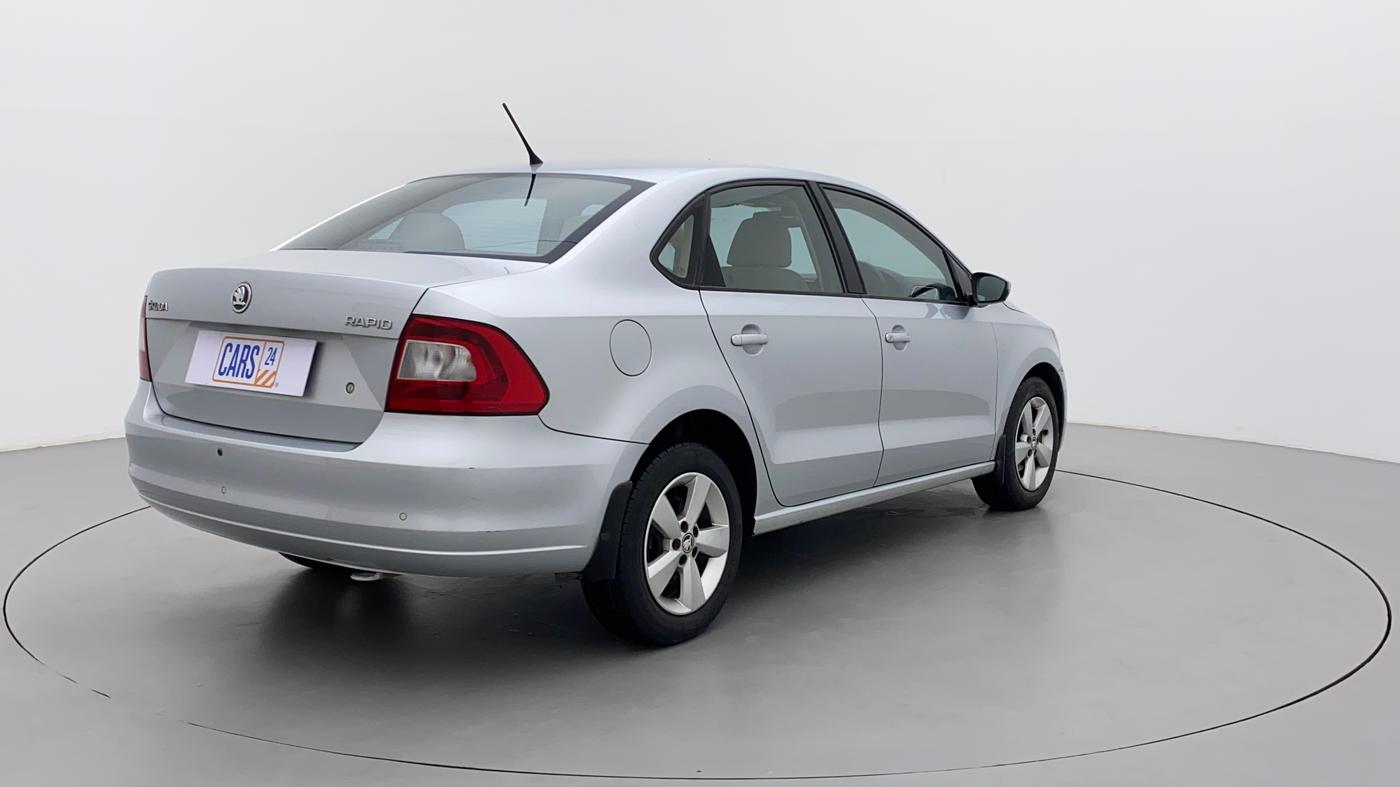 2015 Skoda Rapid 1.6 MPI STYLE PLUS, Petrol, Manual, 80,381 km, Right Back Diagonal