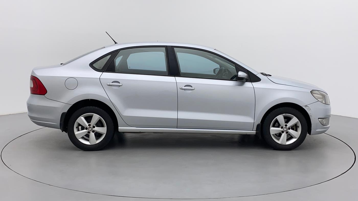 2015 Skoda Rapid 1.6 MPI STYLE PLUS, Petrol, Manual, 80,381 km, Right Side View