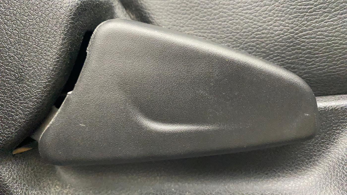 2019 Renault Kwid CLIMBER 1.0, Petrol, Manual, 17,336 km, Driver Side Adjustment Panel