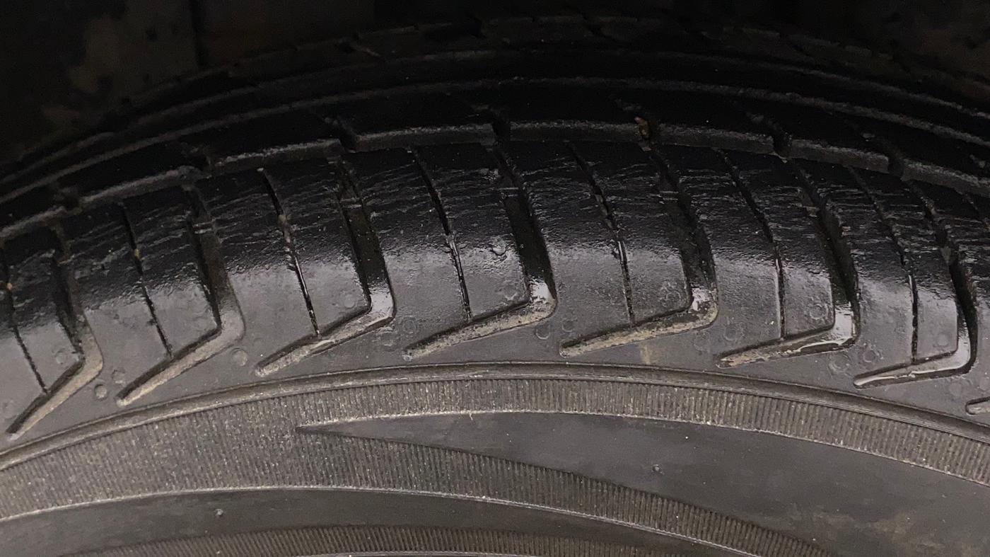 2019 Renault Kwid CLIMBER 1.0, Petrol, Manual, 17,336 km, Left Front Tyre Tread