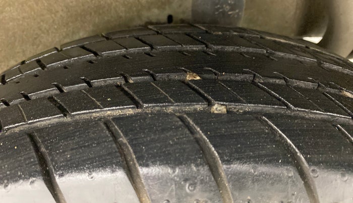 2016 Maruti Celerio VXI (O) AMT, Petrol, Automatic, 40,547 km, Left Rear Tyre Tread