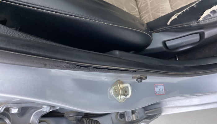 2019 Hyundai Grand i10 MAGNA 1.2 KAPPA VTVT, Petrol, Manual, 56,846 km, Driver-side door - Beading has minor damage