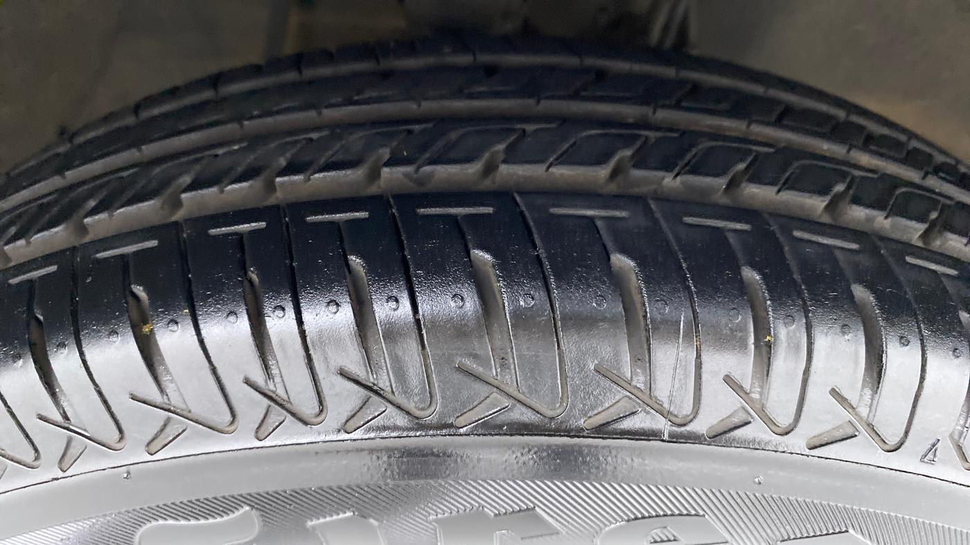 2019 Maruti Alto LXI, Petrol, Manual, 21,079 km, Right Front Tyre Tread