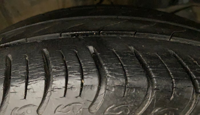 2018 Honda Amaze 1.2L I-VTEC V, Petrol, Manual, 20,187 km, Right Front Tyre Tread