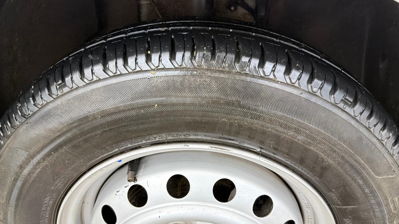 2021 Tata ALTROZ XE PETROL, CNG, Manual, 48,716 km, Right Front Tyre Tread