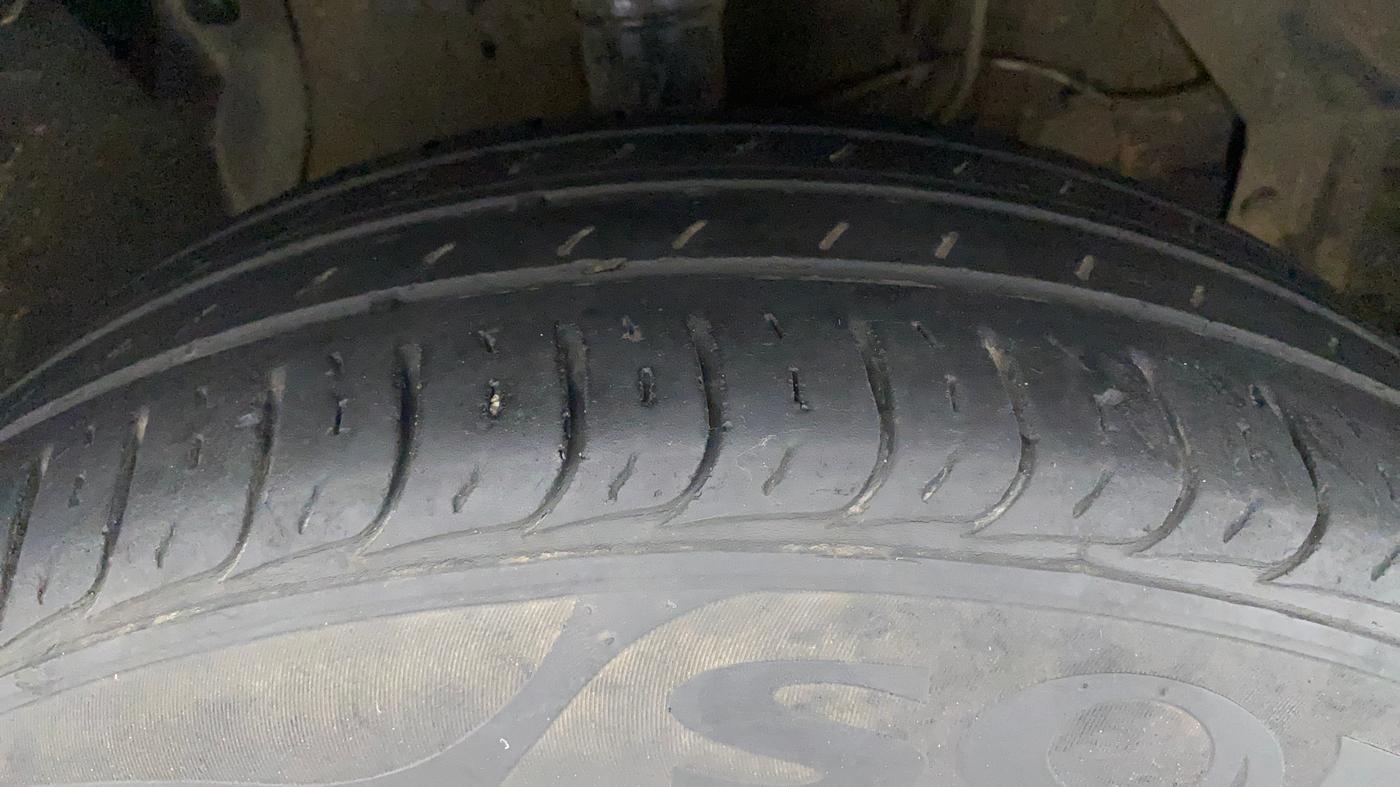 2018 Maruti Vitara Brezza ZDI PLUS, Diesel, Manual, 95,697 km, Right Front Tyre Tread