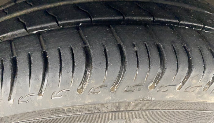 2015 Maruti Celerio VXI AMT, Petrol, Automatic, 38,237 km, Right Front Tyre Tread