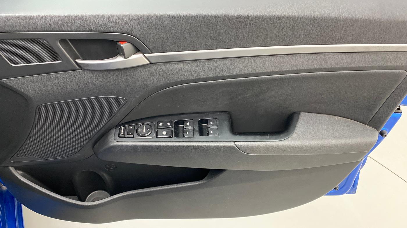 2018 Hyundai New Elantra 2.0 SX(O) AT PETROL, Petrol, Automatic, 32,646 km, Driver Side Door Panels Control