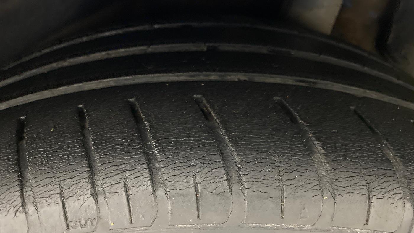2018 Hyundai New Elantra 2.0 SX(O) AT PETROL, Petrol, Automatic, 32,646 km, Left Rear Tyre Tread