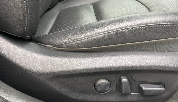 2018 Hyundai New Elantra 2.0 SX(O) AT PETROL, Petrol, Automatic, 32,646 km, Driver Side Adjustment Panel
