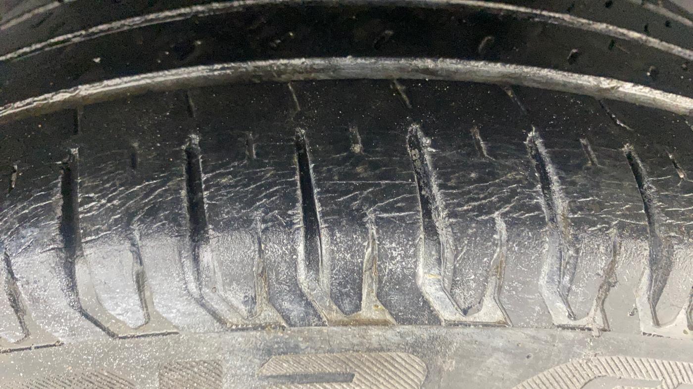 2017 Maruti Dzire ZXI PLUS AMT, Petrol, Automatic, 40,229 km, Left Rear Tyre Tread