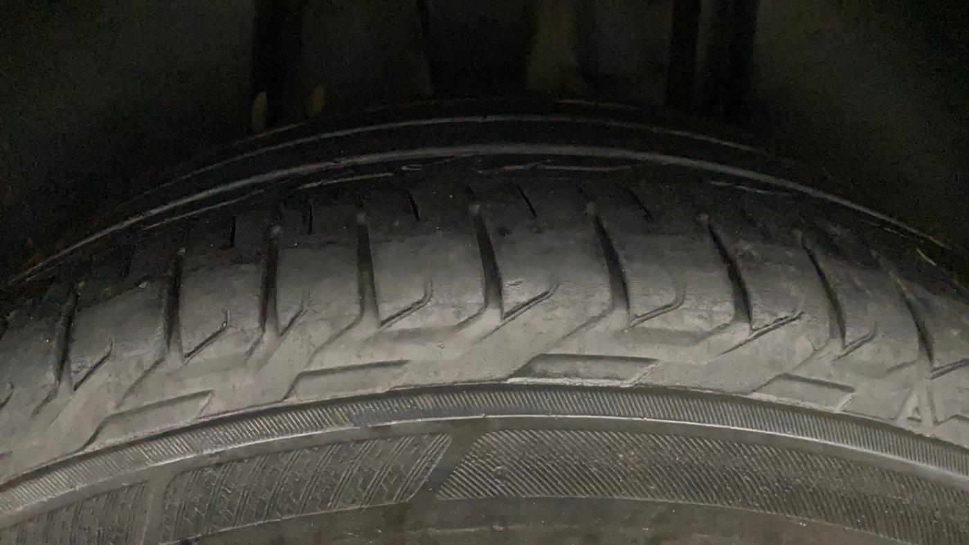 2019 Volkswagen T-ROC 1.5 TSI AT, Petrol, Automatic, 1,34,626 km, Left Rear Tyre Tread