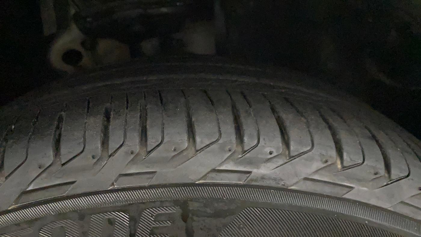 2019 Volkswagen T-ROC 1.5 TSI AT, Petrol, Automatic, 1,34,626 km, Right Front Tyre Tread