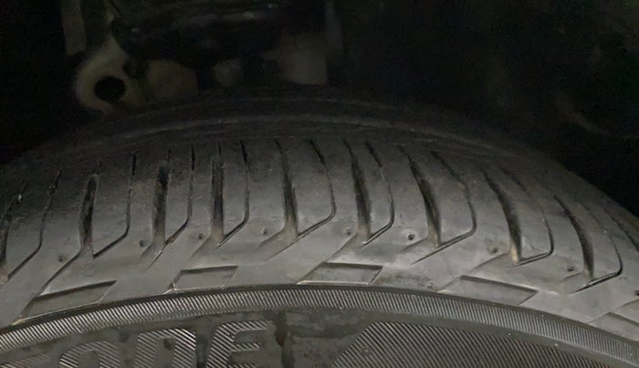 2019 Volkswagen T-ROC 1.5 TSI AT, Petrol, Automatic, 1,34,626 km, Right Front Tyre Tread