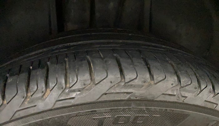 2019 Volkswagen T-ROC 1.5 TSI AT, Petrol, Automatic, 1,34,626 km, Right Rear Tyre Tread