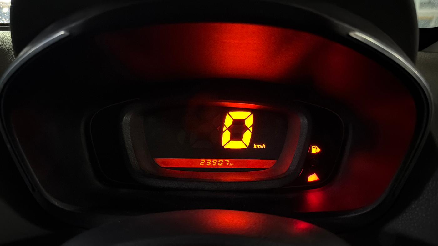 2016 Renault Kwid RXT 1.0 (O), Petrol, Manual, 23,875 km, Odometer Image