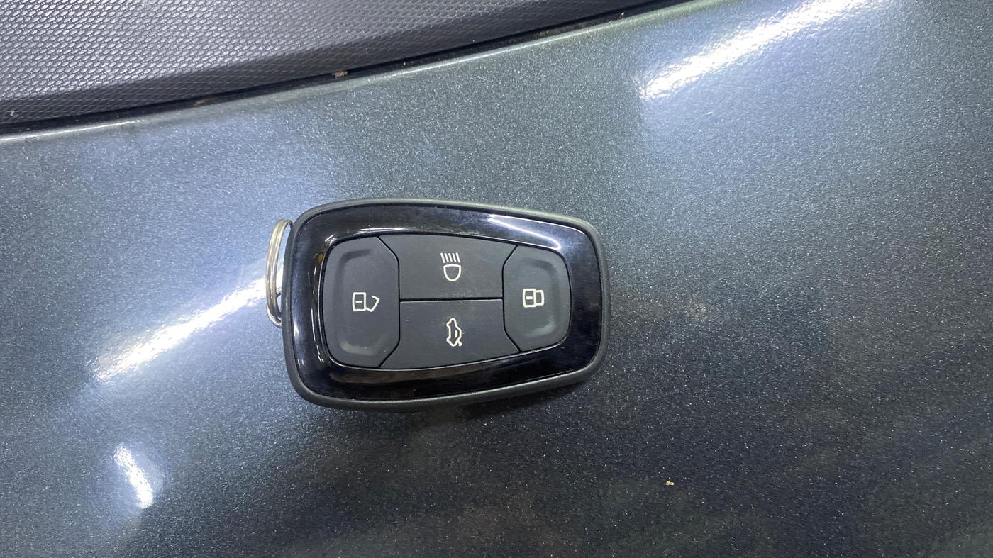 2023 Tata TIGOR XZ PLUS PETROL, Petrol, Manual, 27,532 km, Key Close Up