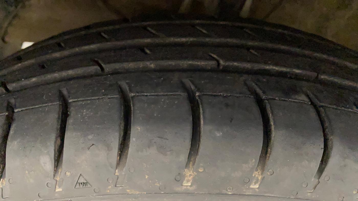 2018 Maruti Swift VXI, Petrol, Manual, 74,371 km, Left Front Tyre Tread