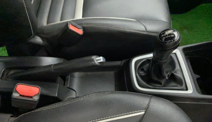 2018 Maruti Swift VXI, Petrol, Manual, 74,371 km, Gear Lever