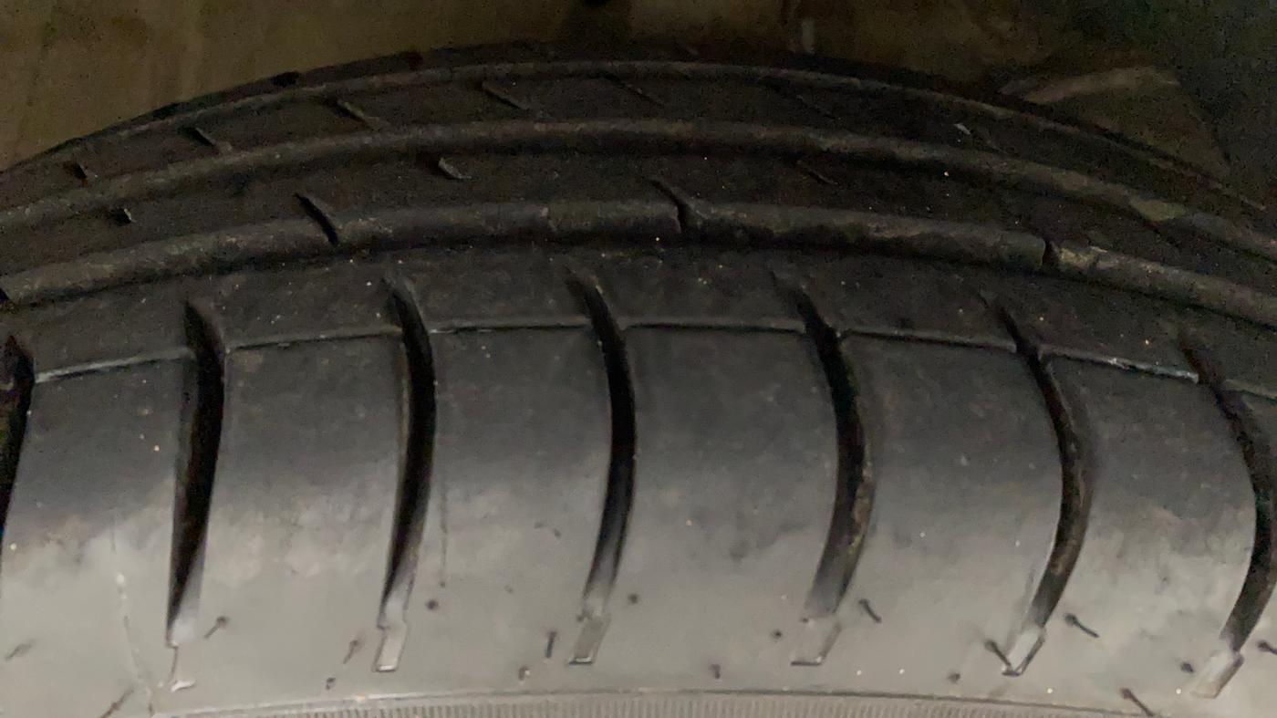 2018 Maruti Swift VXI, Petrol, Manual, 74,371 km, Right Front Tyre Tread