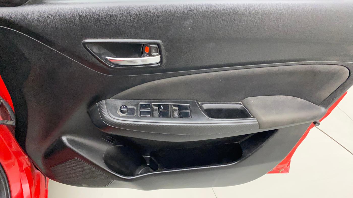 2018 Maruti Swift VXI, Petrol, Manual, 74,371 km, Driver Side Door Panels Control