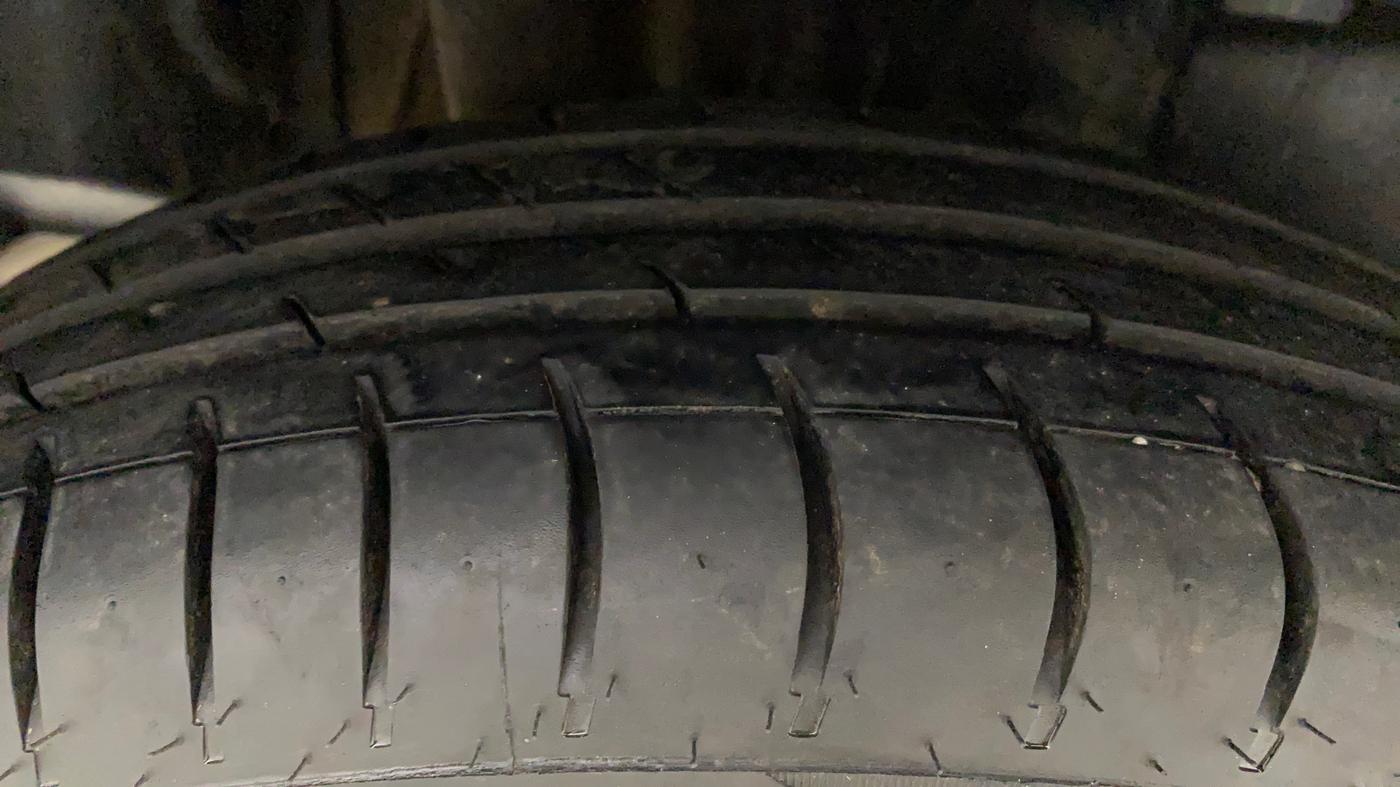 2018 Maruti Swift VXI, Petrol, Manual, 74,371 km, Right Rear Tyre Tread