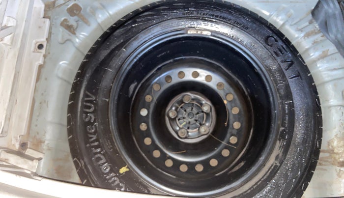 2021 Mahindra XUV300 W6 1.5 Sunroof Diesel, Diesel, Manual, 1,35,953 km, Spare Tyre