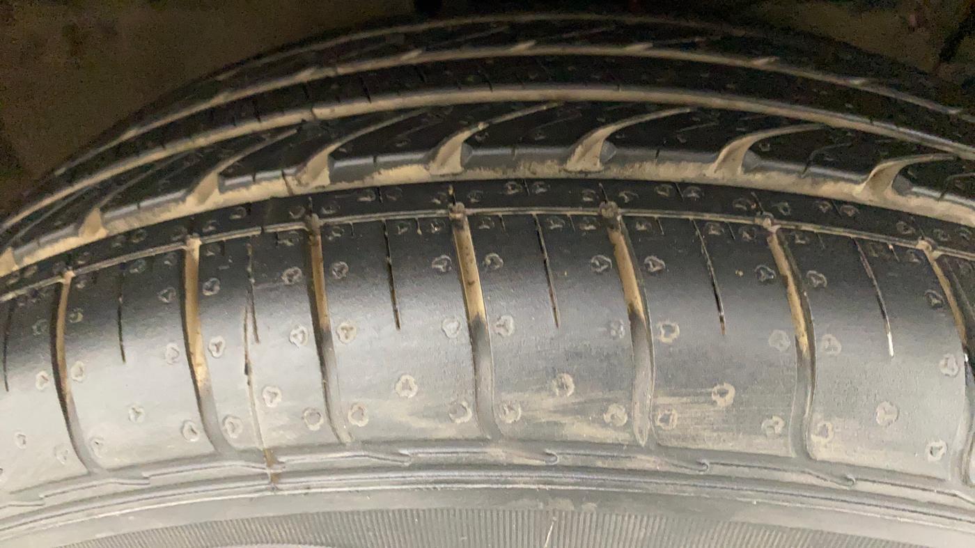 2012 Maruti Ertiga VXI, Petrol, Manual, 93,282 km, Right Front Tyre Tread
