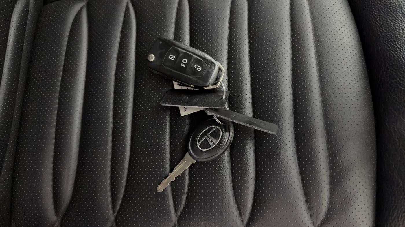 2018 Tata Tiago XT PETROL, Petrol, Manual, 57,171 km, Key Close Up