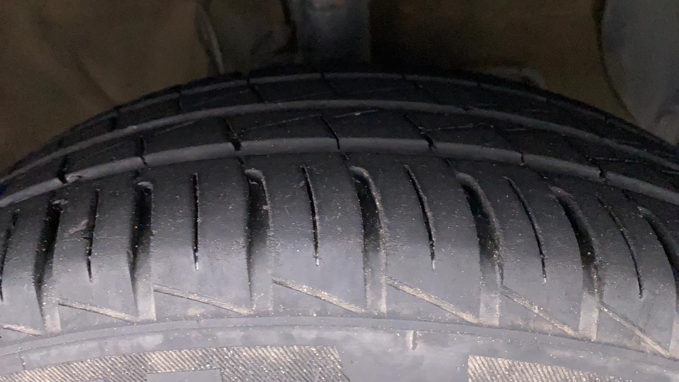 2020 Hyundai GRAND I10 NIOS SPORTZ PETROL, Petrol, Manual, 20,351 km, Right Front Tyre Tread