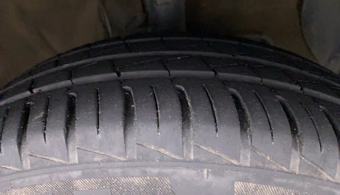 2020 Hyundai GRAND I10 NIOS SPORTZ PETROL, Petrol, Manual, 20,351 km, Right Front Tyre Tread