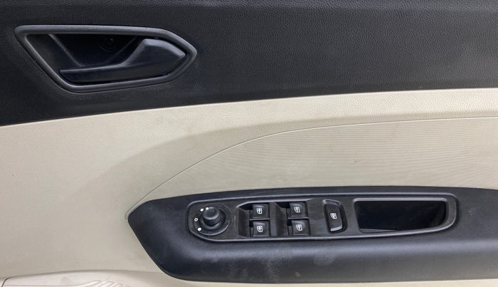 2025 Renault TRIBER RXT, CNG, Manual, 4,991 km, Driver Side Door Panels Control