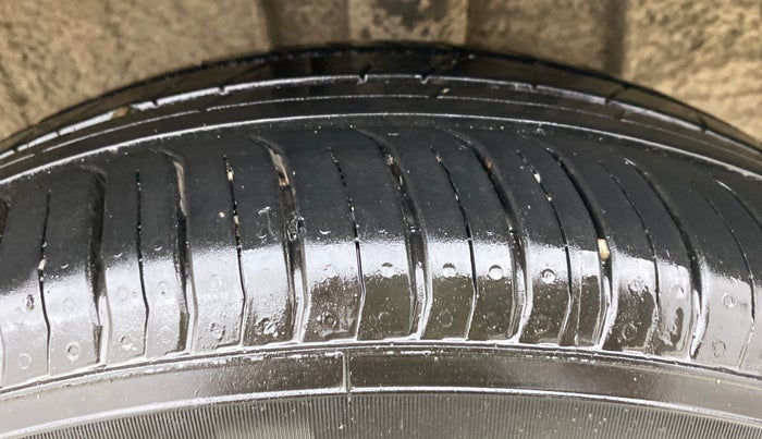 2025 Renault TRIBER RXT, CNG, Manual, 4,991 km, Left Rear Tyre Tread