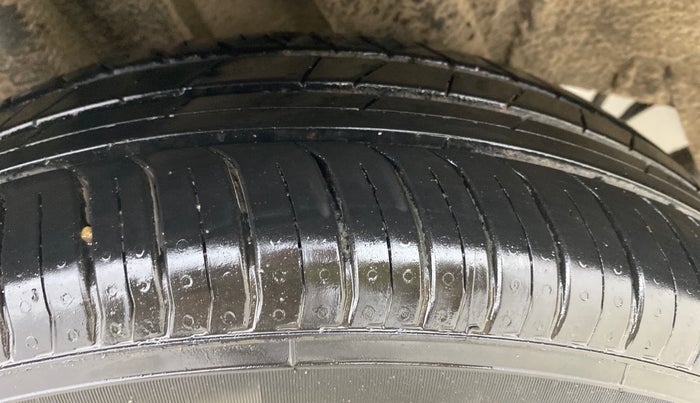 2025 Renault TRIBER RXT, CNG, Manual, 4,991 km, Right Rear Tyre Tread