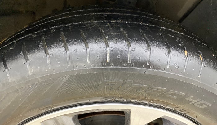 2023 Hyundai Verna SX(O) 1.5 MPI IVT , Petrol, Automatic, 63,704 km, Right Front Tyre Tread