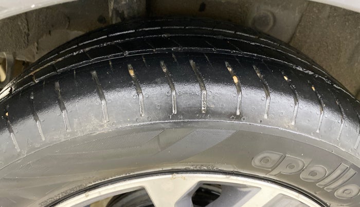 2023 Hyundai Verna SX(O) 1.5 MPI IVT , Petrol, Automatic, 63,704 km, Right Rear Tyre Tread