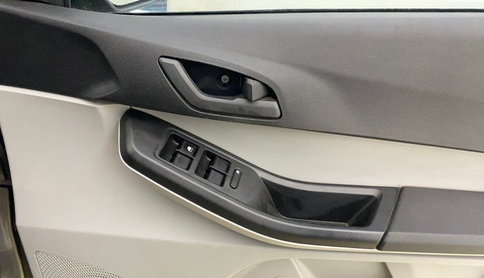 2022 Tata Tiago XM CNG, CNG, Manual, 64,338 km, Driver Side Door Panels Control